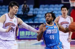 足球直播平台-天津队逆转山东队，王哲林关键制胜