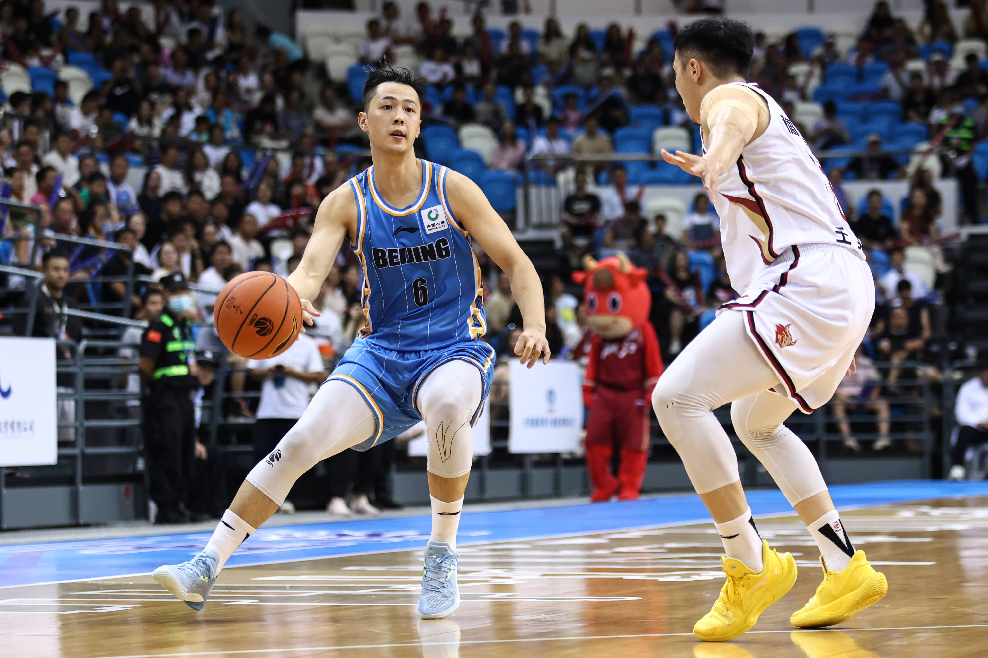 职业篮球联赛即将上演一场顶级对决