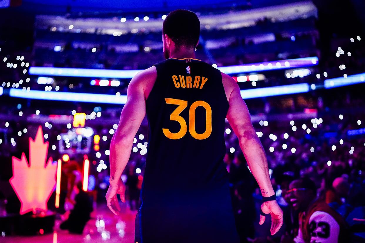 上海队险胜天津队，库里高光表现的简单介绍